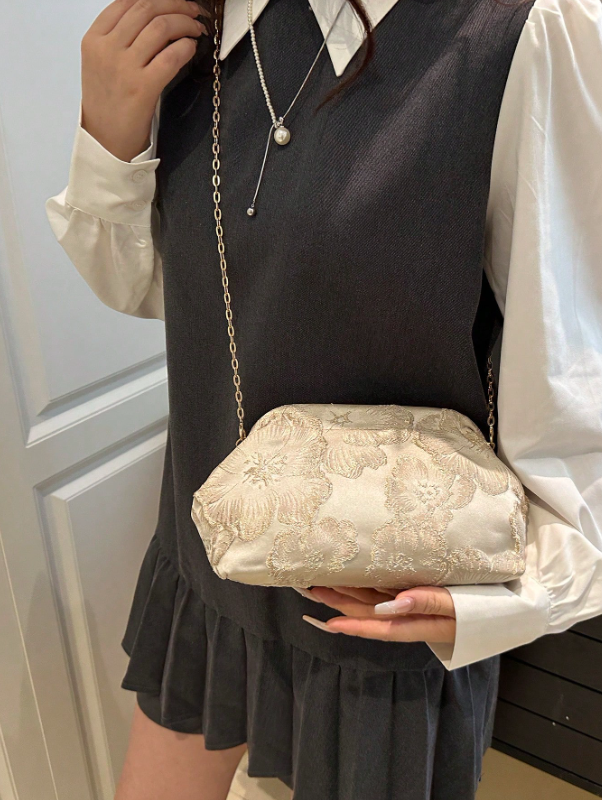 حقيبة كلاتش مطرزة بالزهور والكشكشة، مناسبة لحفلات المساء والزفاف والمناسبات الاحتفالية،