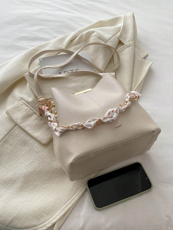 حقيبة سلة من الجلد الصناعي (PU) مع تفاصيل سلسلة، حقيبة كروس بودي للنساء