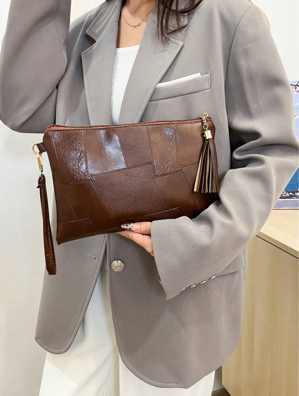 حقيبة مغلف 2025 إصدار كوري جديد للنساء، بتصميم إسبلايت الشرانق